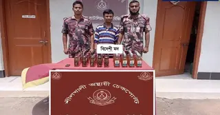 উখিয়ায় প্রাইভেটকারে মাদক পাচার, আটক ১